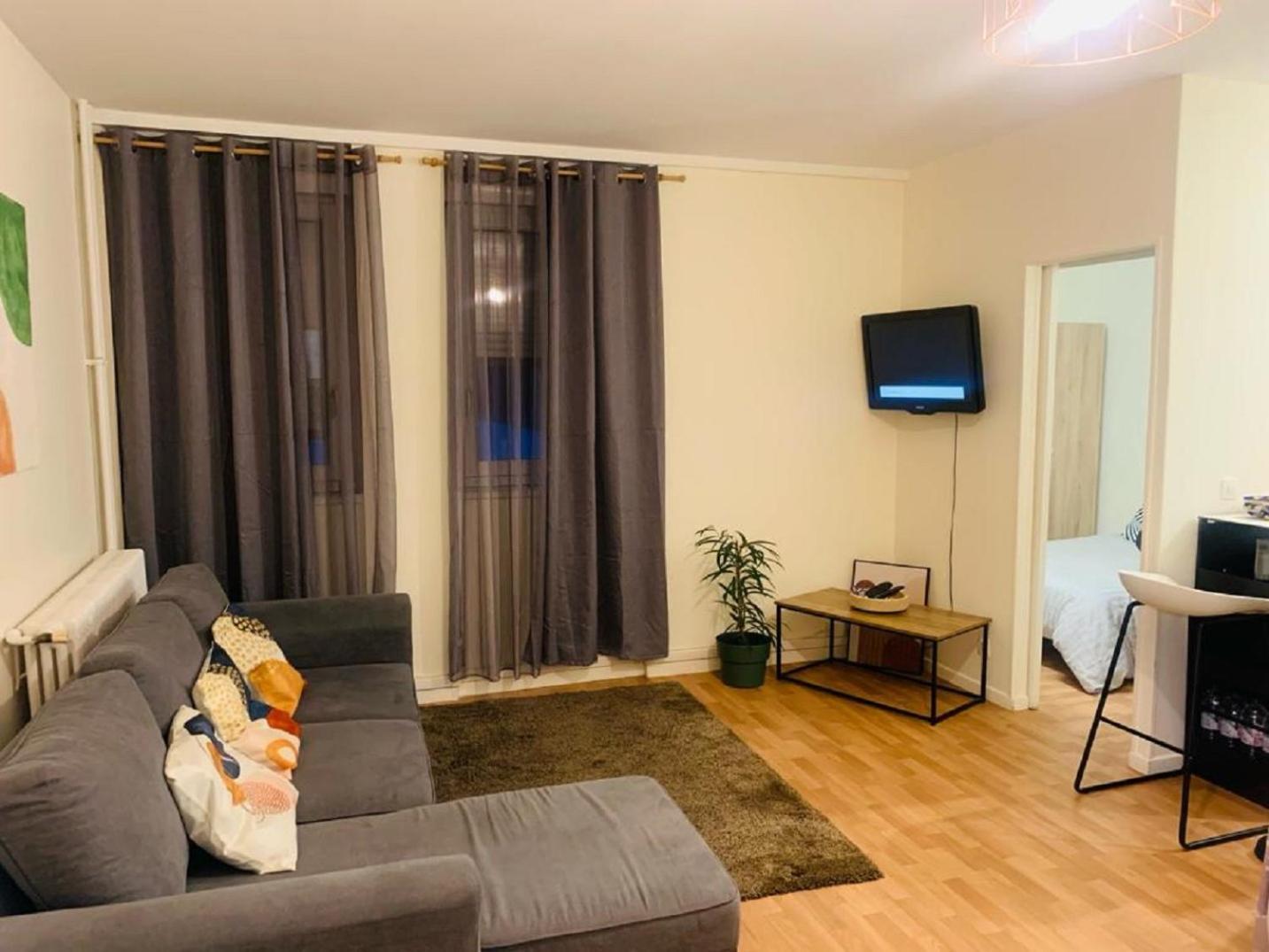 Appartement Calme Et Chaleureux Proche De Paris 쿠르브부아 외부 사진
